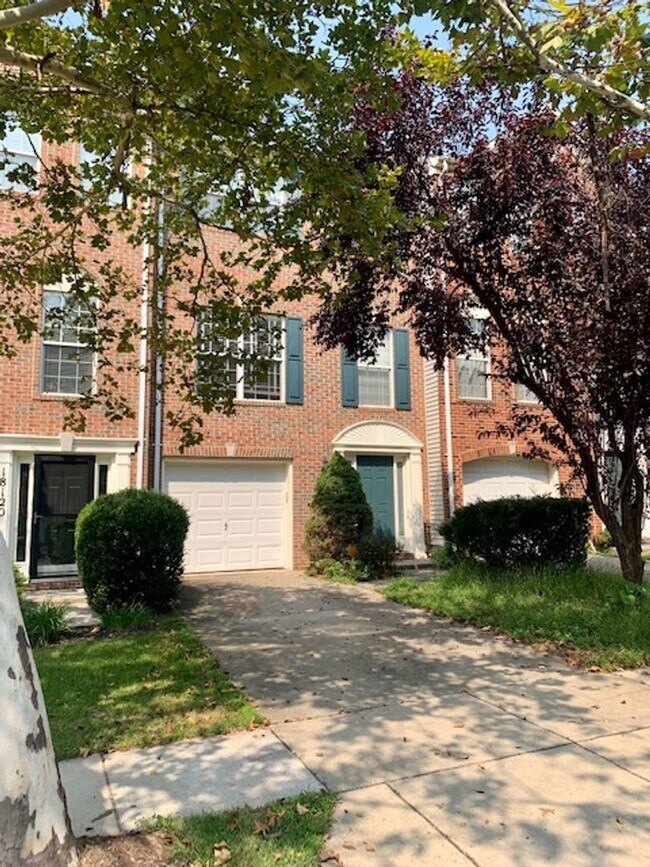 Building Photo - 18122 Truffle Ln
