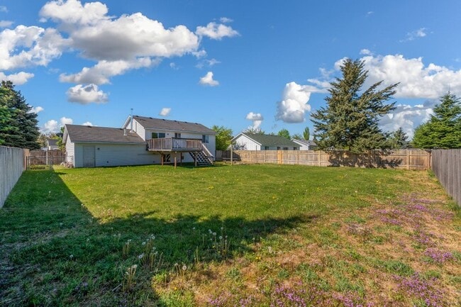 Building Photo - 4 bed 2 bath split level Hayden