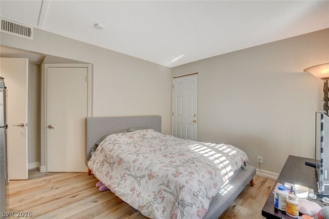 Building Photo - 2408 El Cortez Ave