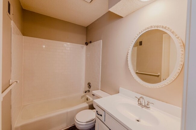 Building Photo - 6811 W 149th Terrace