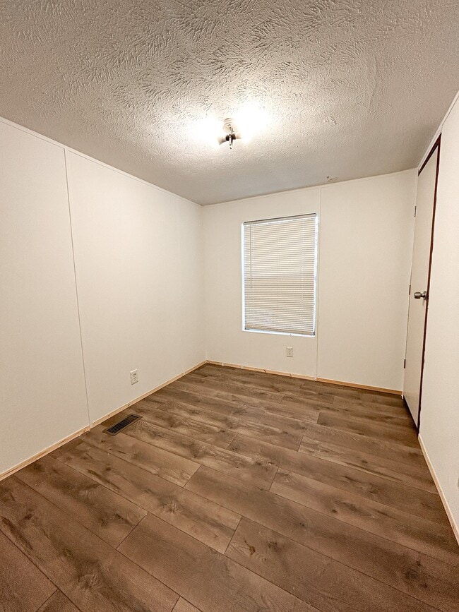 Building Photo - 71 Co Rd 4282