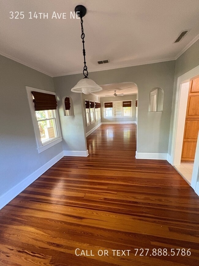 Building Photo - 325 14th Ave NE