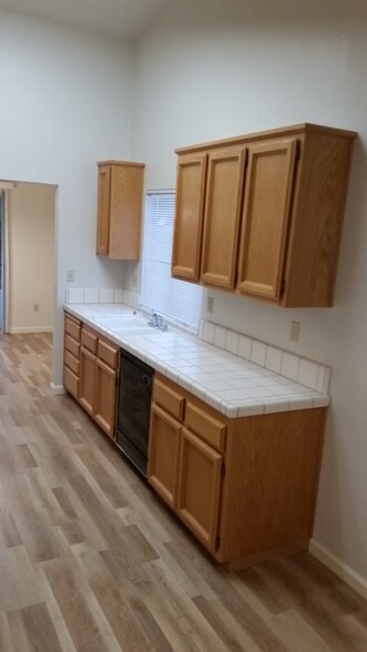 Building Photo - 5033 Charter Rd