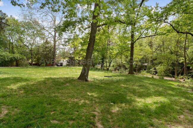 Building Photo - 101 Graybridge Rd