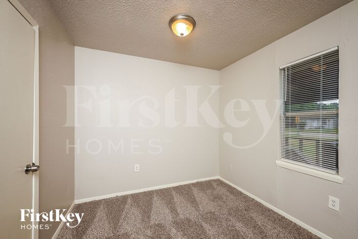 Building Photo - 6244 Hartman Rd