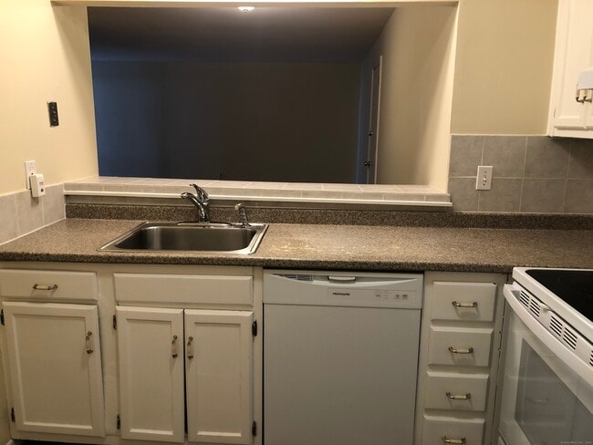 Building Photo - 73-79 Park Ave