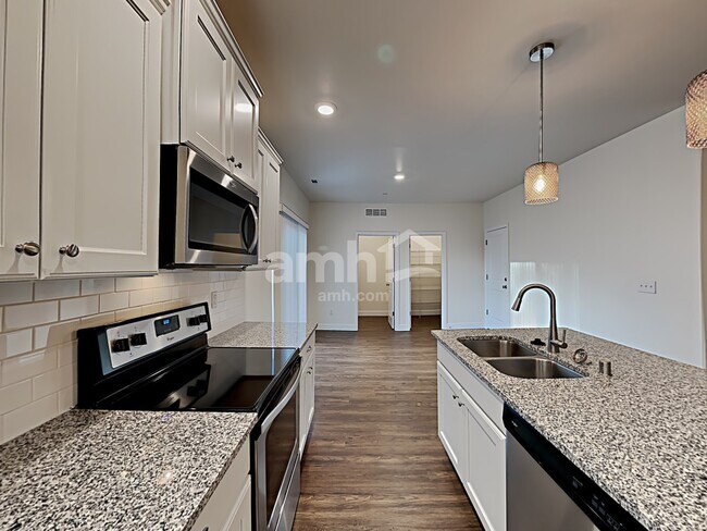 Building Photo - 13902 106th Ave E