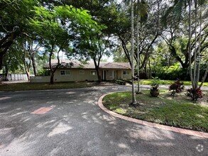Building Photo - 8755 SW 96th St