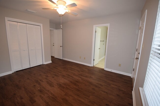 Building Photo - 1700 Green Ridge Trail