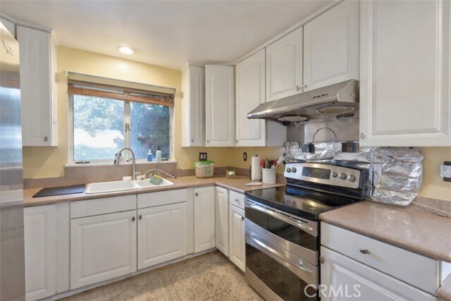 Building Photo - 2895 Woodlawn Ave