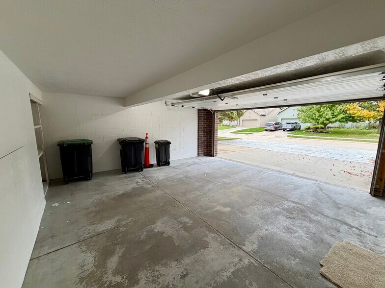 Building Photo - 4216 S 179th St