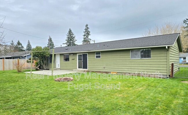 Building Photo - 8432 45th Dr NE