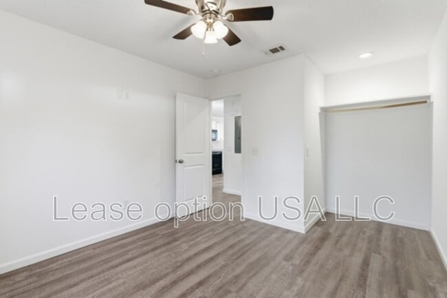 Building Photo - 34 Pine St