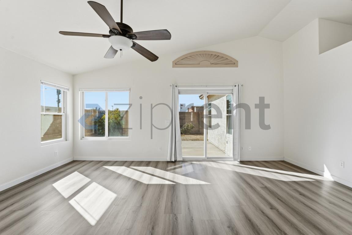 Building Photo - 13418 N 82nd Ln