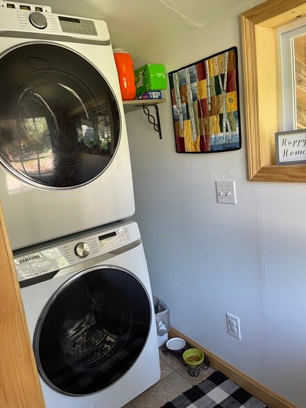 Building Photo - 14 Jo Ellen Dr