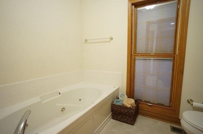 Building Photo - Experience spacious and comfortable living...