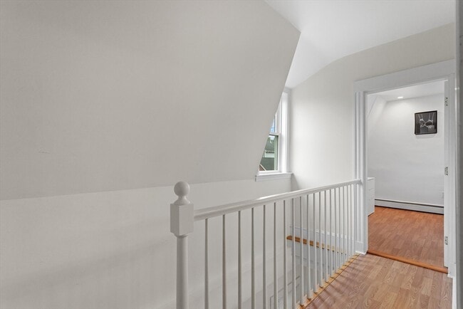 Building Photo - 39 Grandfield St