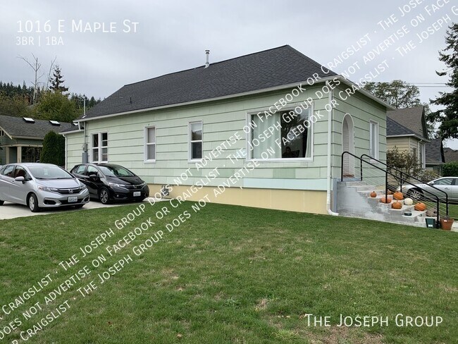 Building Photo - 1016 E Maple St