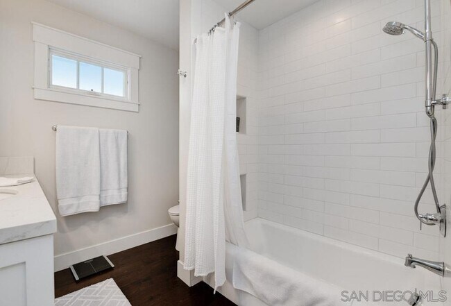 Building Photo - 455 J Ave