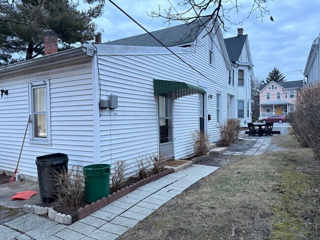 Building Photo - 316 S Broad St