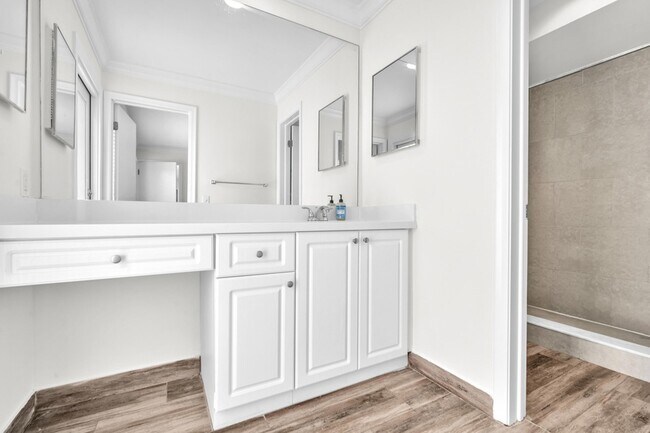 Building Photo - 1424 SW 13th Dr