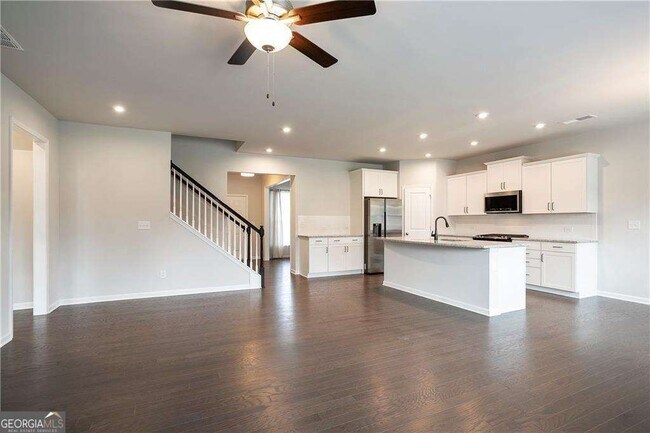 Building Photo - 5729 Wheeler Ridge Rd
