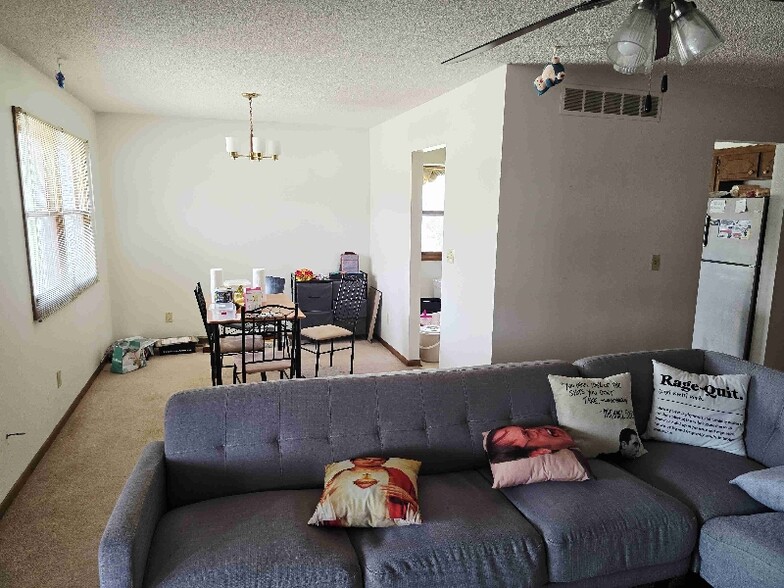 Building Photo - 2111 Palmer Cir