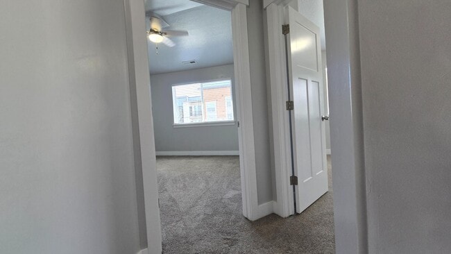 Building Photo - 4933 W Pillar Dr