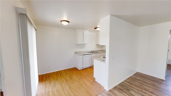 Building Photo - 13457 4th St
