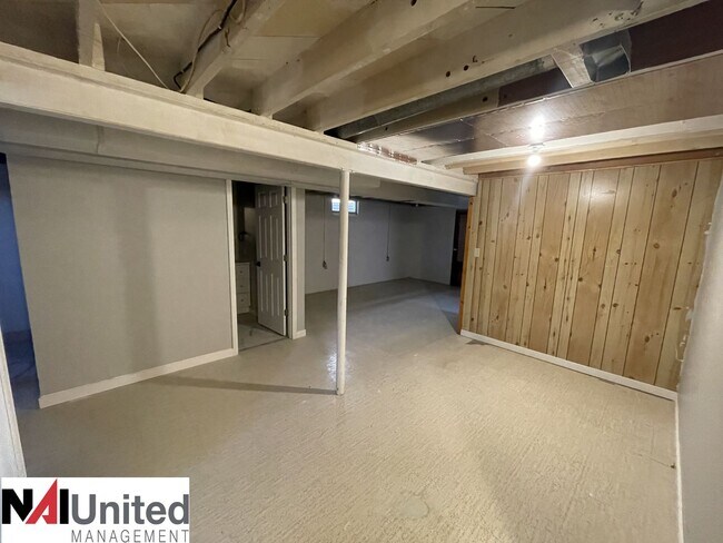 Building Photo - 2811 S Lemon St
