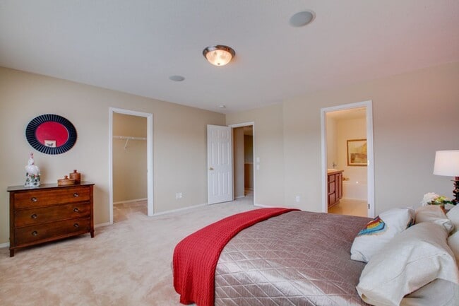 Building Photo - 10918 SW Adele Dr