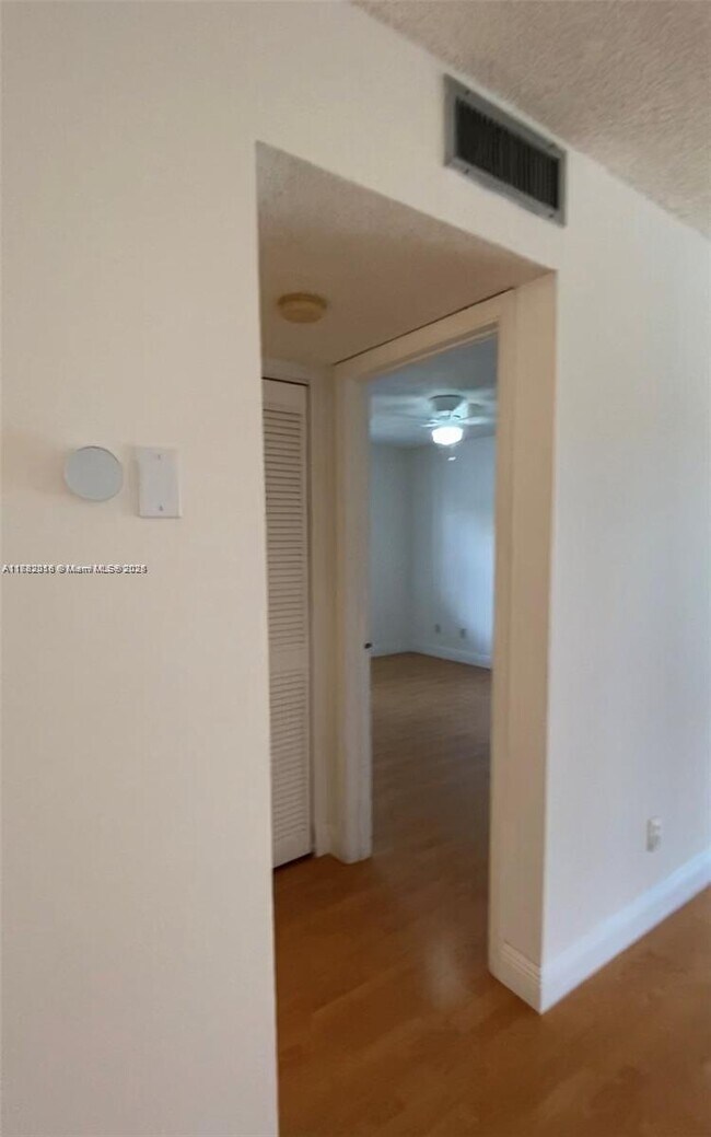 Building Photo - 1226 SW 113th Terrace
