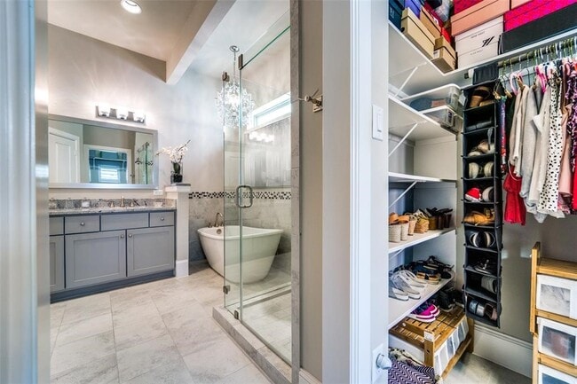 Building Photo - 423 T C Jester Blvd