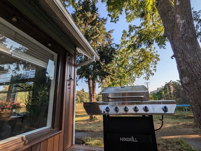 Building Photo - Farm House A