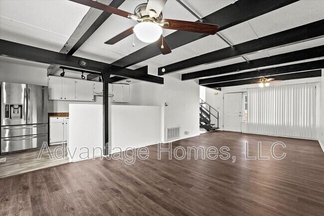 Building Photo - 914 N 70th St