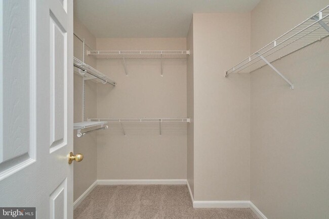 Building Photo - 20515 Blue Heron Terrace