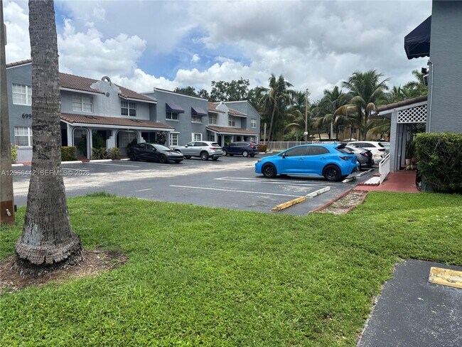 Building Photo - 6910 NW 173rd Dr