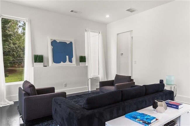 Building Photo - 1756 N Akin Dr NE