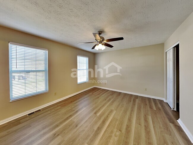 Building Photo - 2154 Canyon Ct