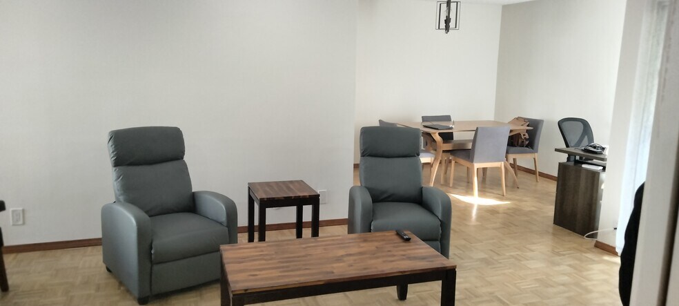 Building Photo - 528 N Jackson St