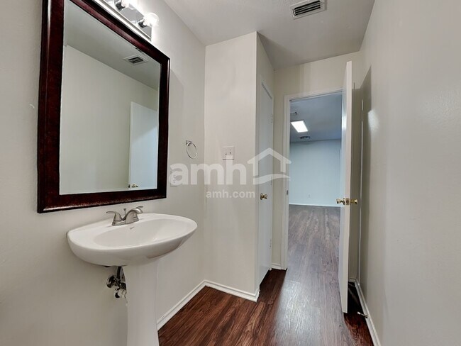 Building Photo - 3030 Dusty Ridge Dr