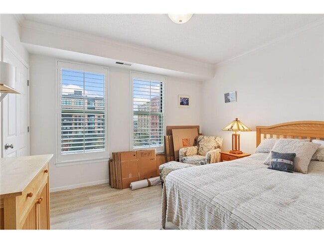 Building Photo - 675 N 1st St