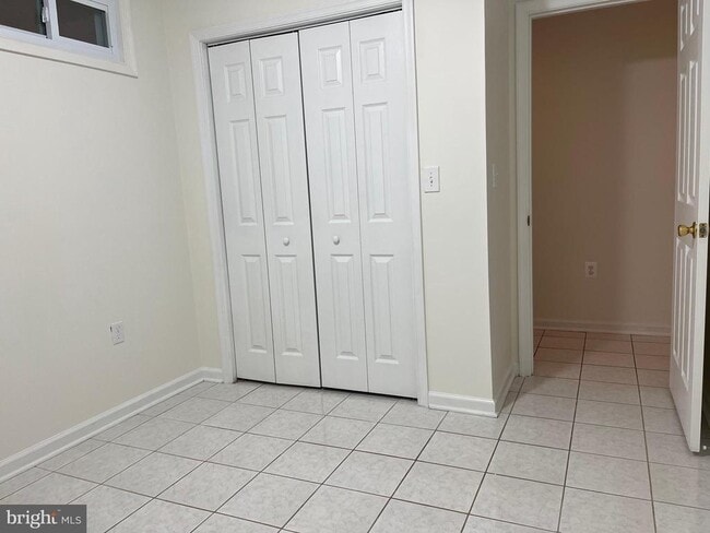 Building Photo - 20 Mabel Ln