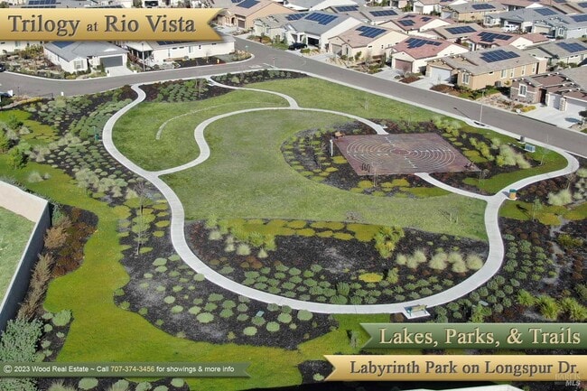 Building Photo - 139 Cedar Ridge Dr