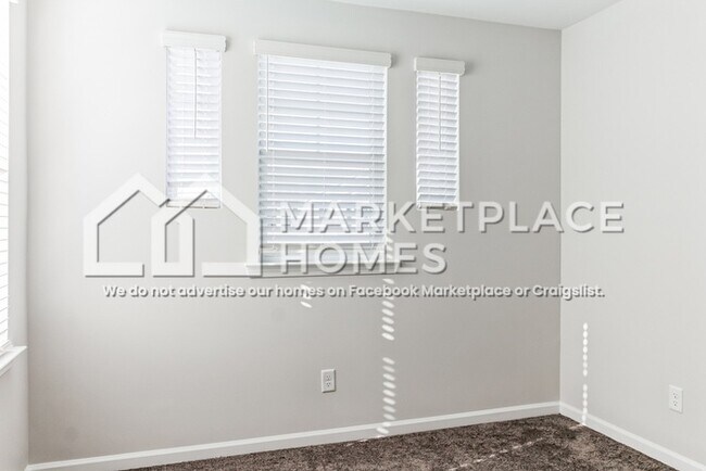 Building Photo - 390 Sessile Oak Dr