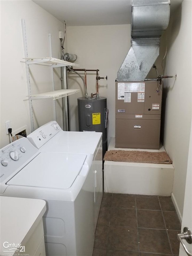 Building Photo - 39495 Harrison Bay Ct