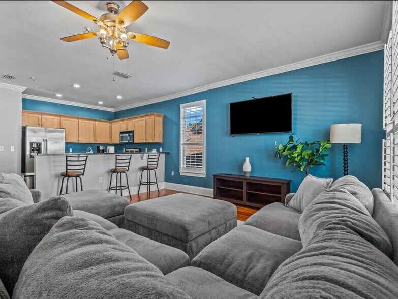 Building Photo - 415 Saint Francis St