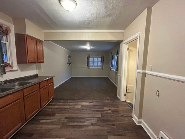 Building Photo - 11490 Laing St