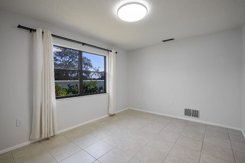 Building Photo - 1008 Pine Forest Ct