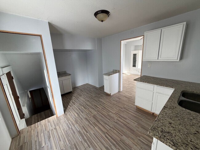 Building Photo - 3 bedroom Single Family House in Cleveland